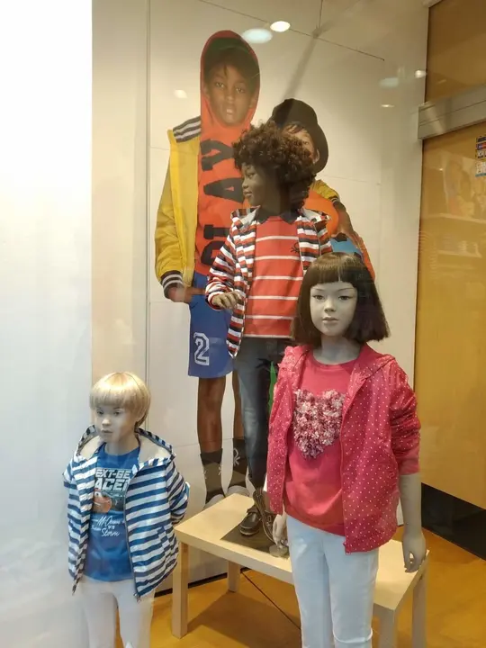 Benetton Ni&ntilde;os Valdepe&ntilde;as