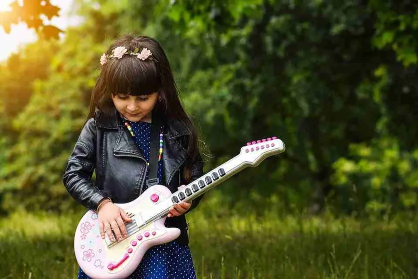 niña musica