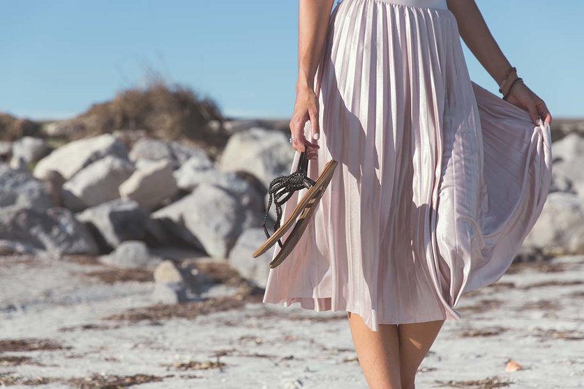  4 faldas midi perfectas para lucir en verano, tengas la edad que tengas. Foto Unsplash. 