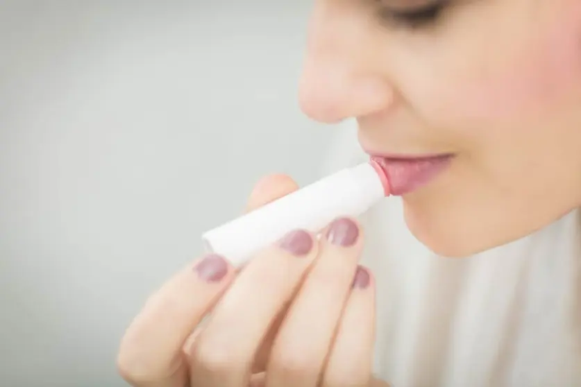  ¿Labios agrietados? cómo reparar labios secos y cortados por el frío Foto: Pexels 