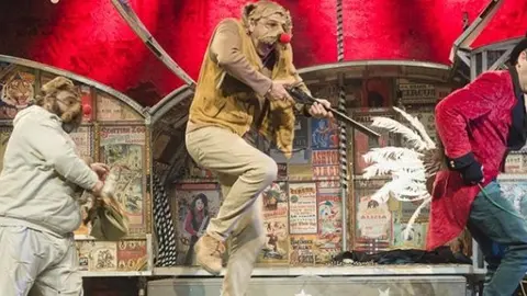 Lunaticus Circus llega a Guadalajara