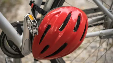 El casco imprescindible al montarte en la bicicleta
