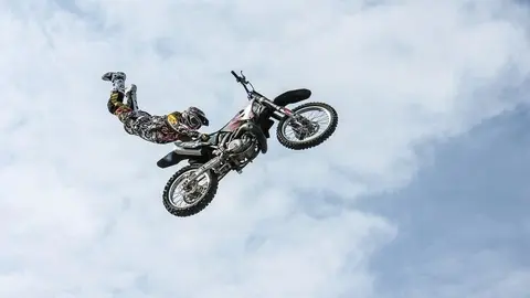 Motos