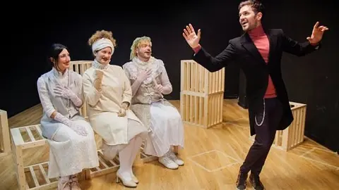 Las mujeres sabias en el Teatro Victoria de Hellín