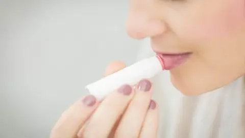  &iquest;Labios agrietados? c&oacute;mo reparar labios secos y cortados por el fr&iacute;o Foto: Pexels 