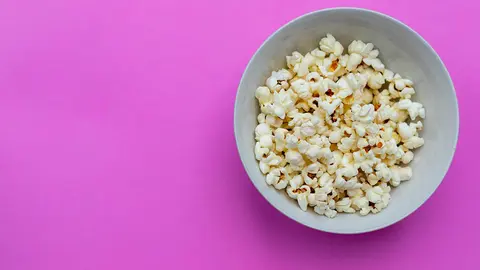  C&oacute;mo hacer palomitas de ma&iacute;z en casa de forma f&aacute;cil y sencilla. Foto Unsplash. 