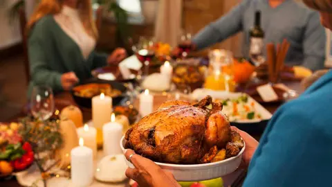 familiares-primer-plano-cena (1)