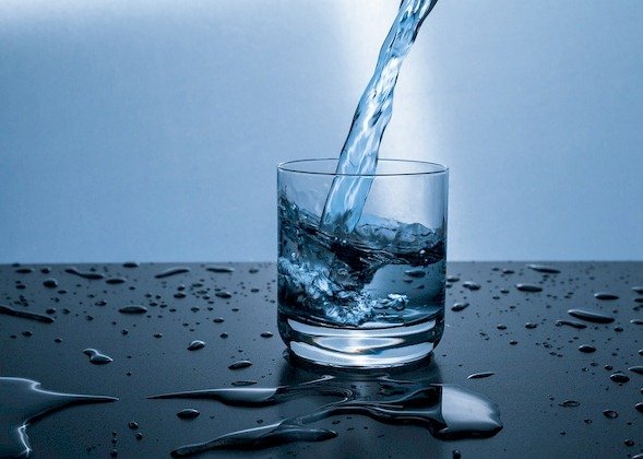 Beber agua es muy necesario