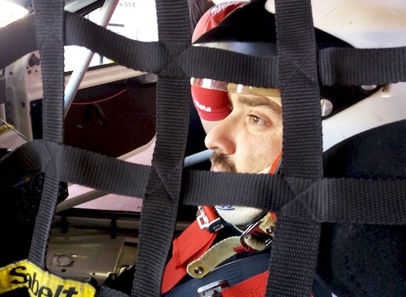 Manuel Muñoz antes de una carrera