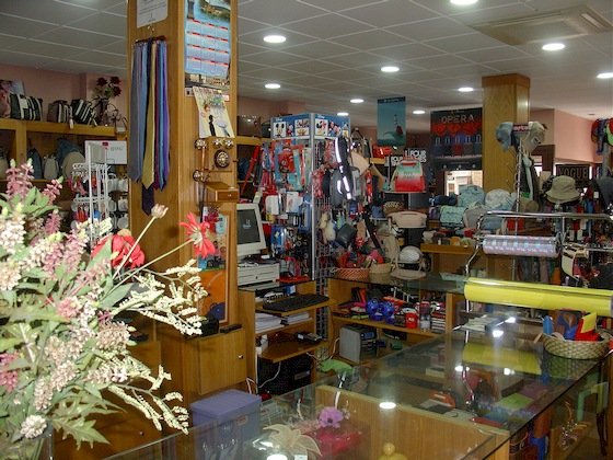 Carmen Bolsos y Complementos en Valdepeñas