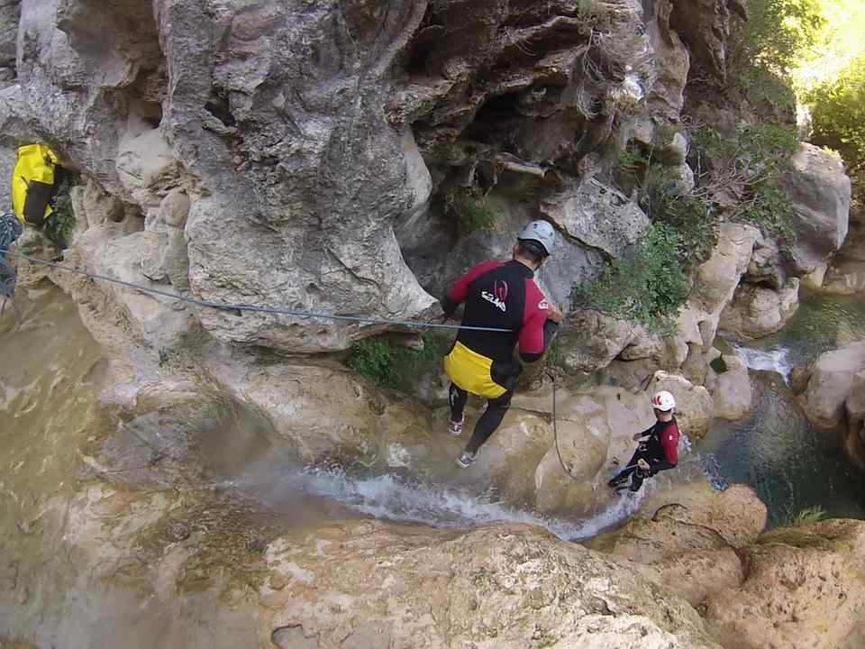 Barranquismo, un buen plan en Guadalajara y Cuenca para este verano