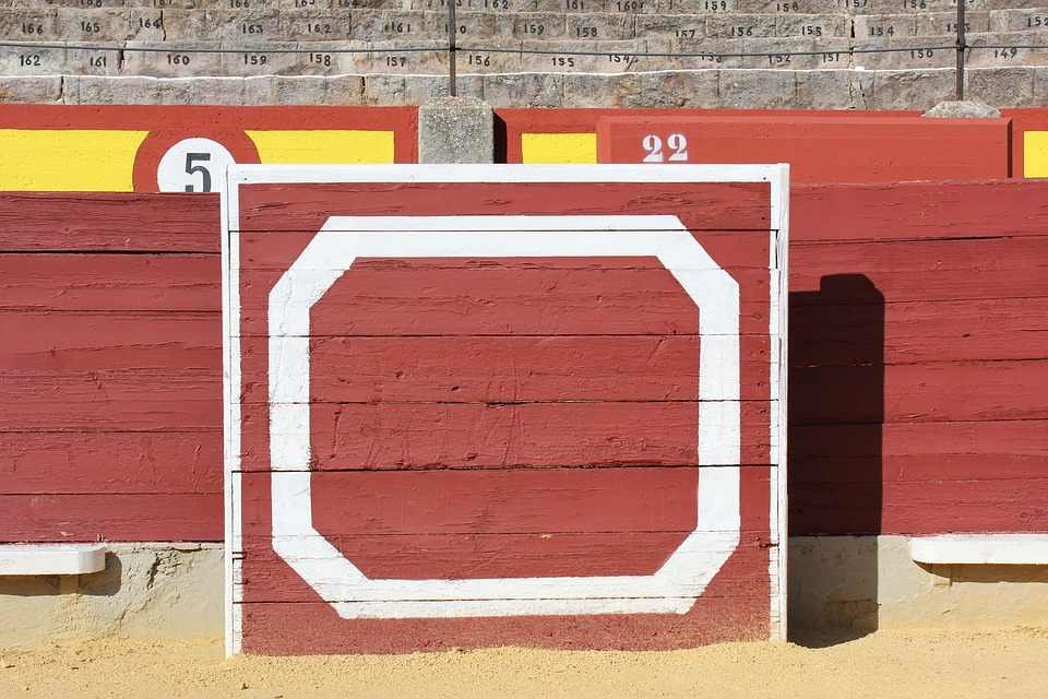 Si tienes que apartarte del recorrido del encierro, calcula bien el momento