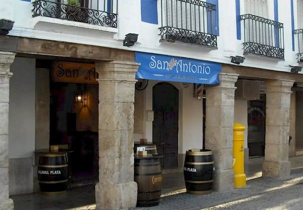 Fachada Restaurante San Antonio en Valdepeñas (Ciudad Real)